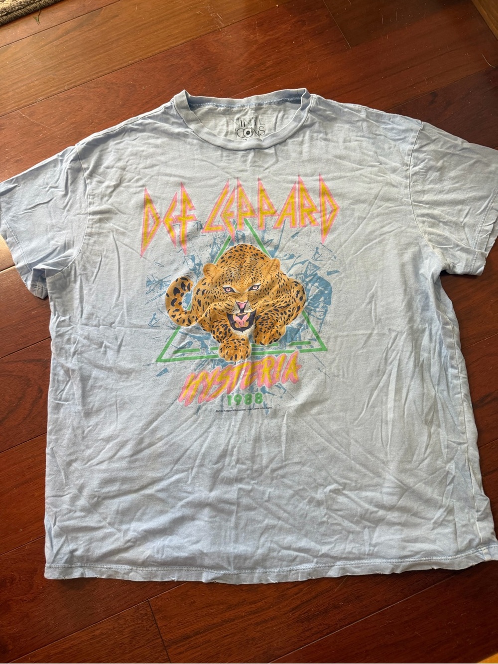 Buckle Graphic Band Tee
